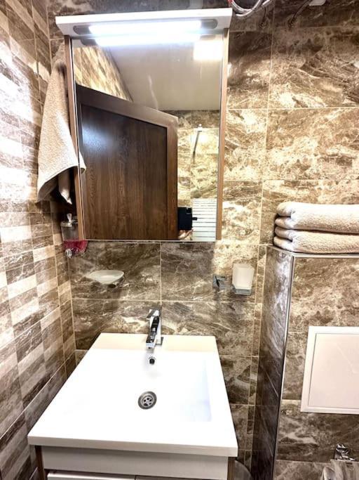 Green Park Apartment - Brand New Studio! Rusçuk Dış mekan fotoğraf